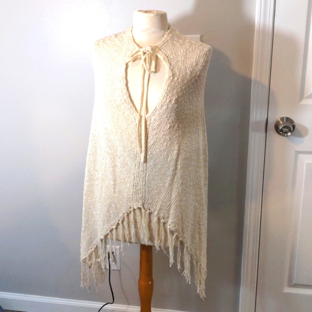 Mavernia Poncho